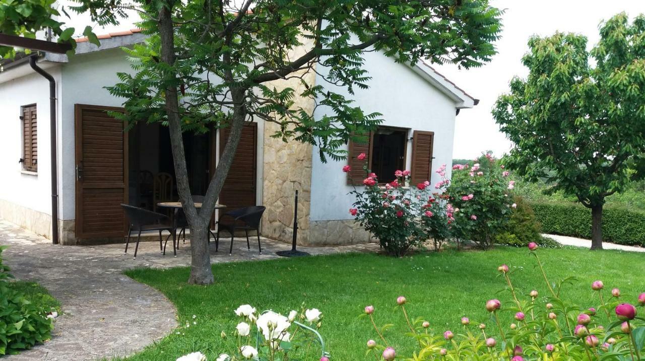 Bungalow Perla Funtana Kültér fotó